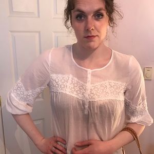 Sundance 100% cotton white summer top with lace